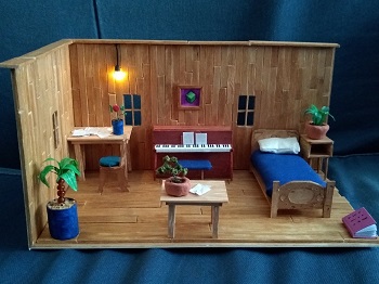 A model of the interior of a simple beach cabin